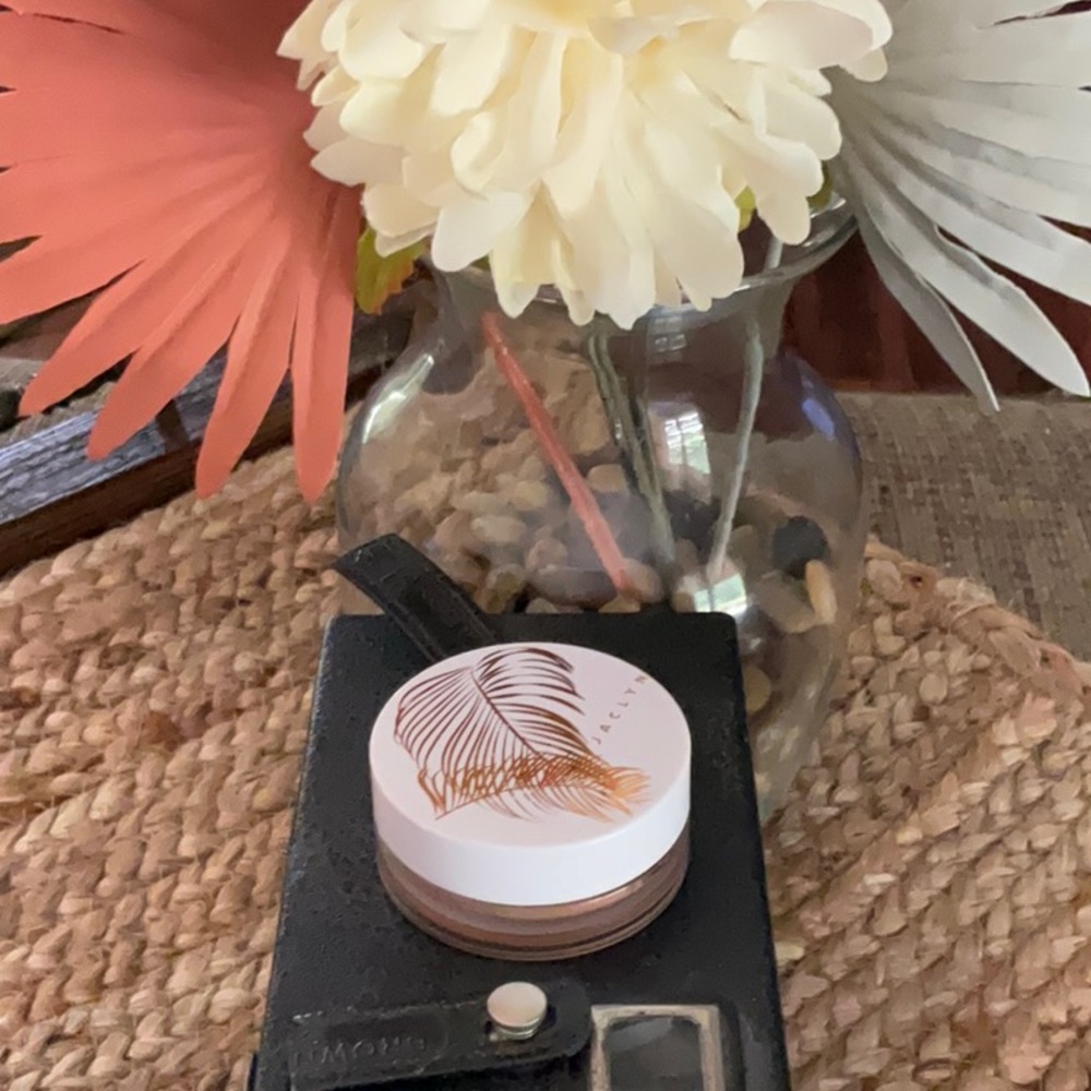 Jaclyn Hill cream bronzer